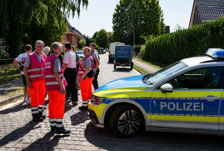 Police respond after the Germany Shooting at a mother and child welfare centre in Stade.